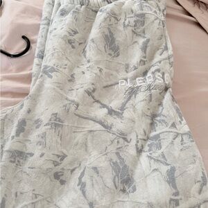 Source Unknown Gray Leaf Print Joggers